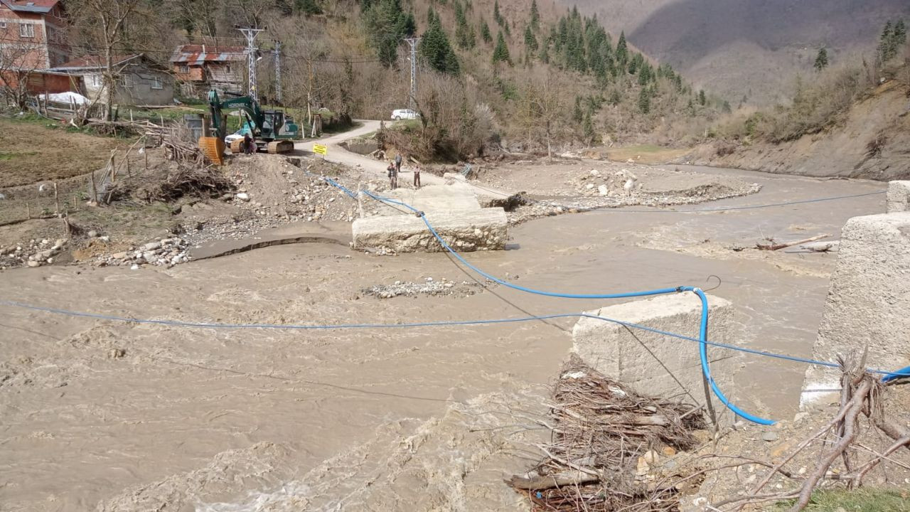 Köprü selde yıkıldı; köydeki hasta, çay üzerinden halatlarla karşıya geçirildi - Sayfa 7