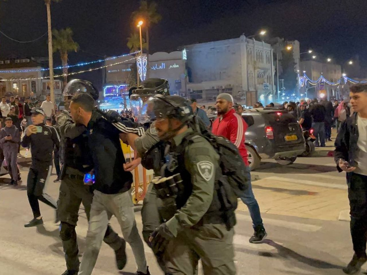 İsrail güçlerinden Doğu Kudüs'ün Şam Kapısı'nda toplanan Filistinlilere müdahale - Sayfa 8