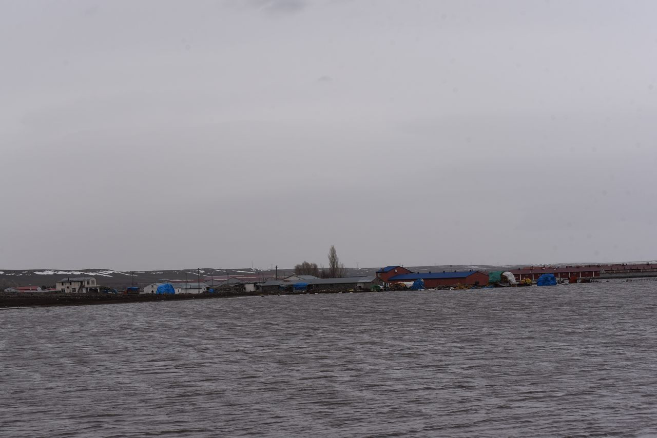 Kars'ta eriyen kar suları heyelana neden oldu! Tren seferleri aksadı, karayolları kapandı - Sayfa 10