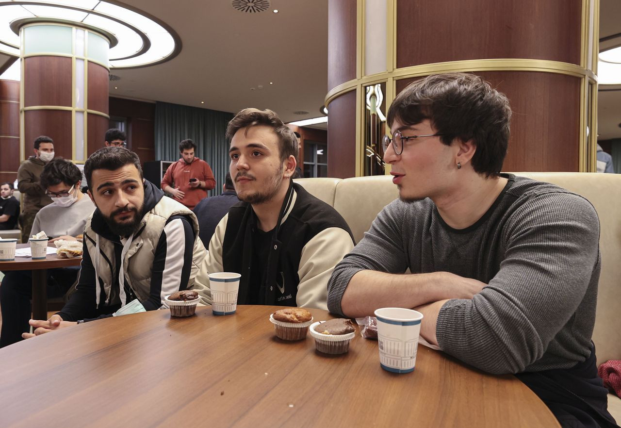 Cumhurbaşkanlığı Millet Kütüphanesi sahurda da öğrencilerin akınına uğruyor - Sayfa 10