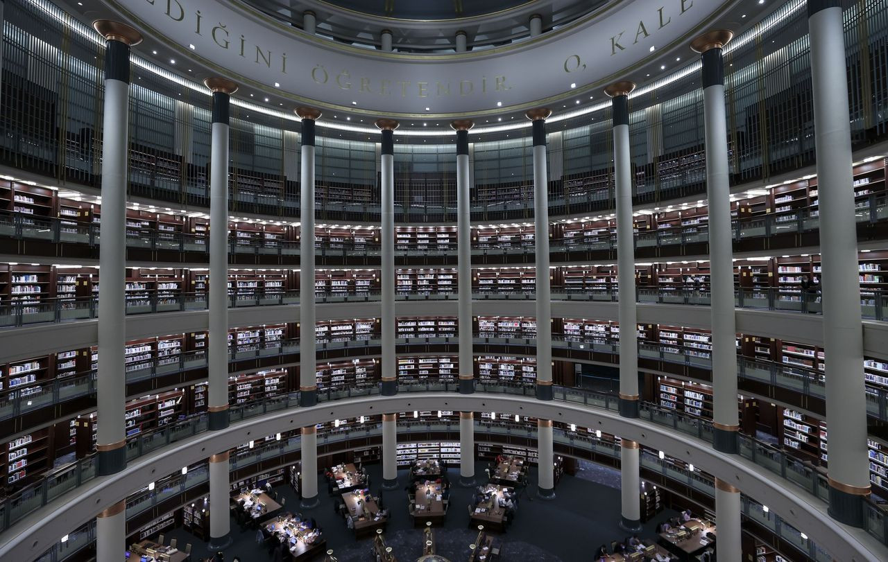 Cumhurbaşkanlığı Millet Kütüphanesi sahurda da öğrencilerin akınına uğruyor - Sayfa 18