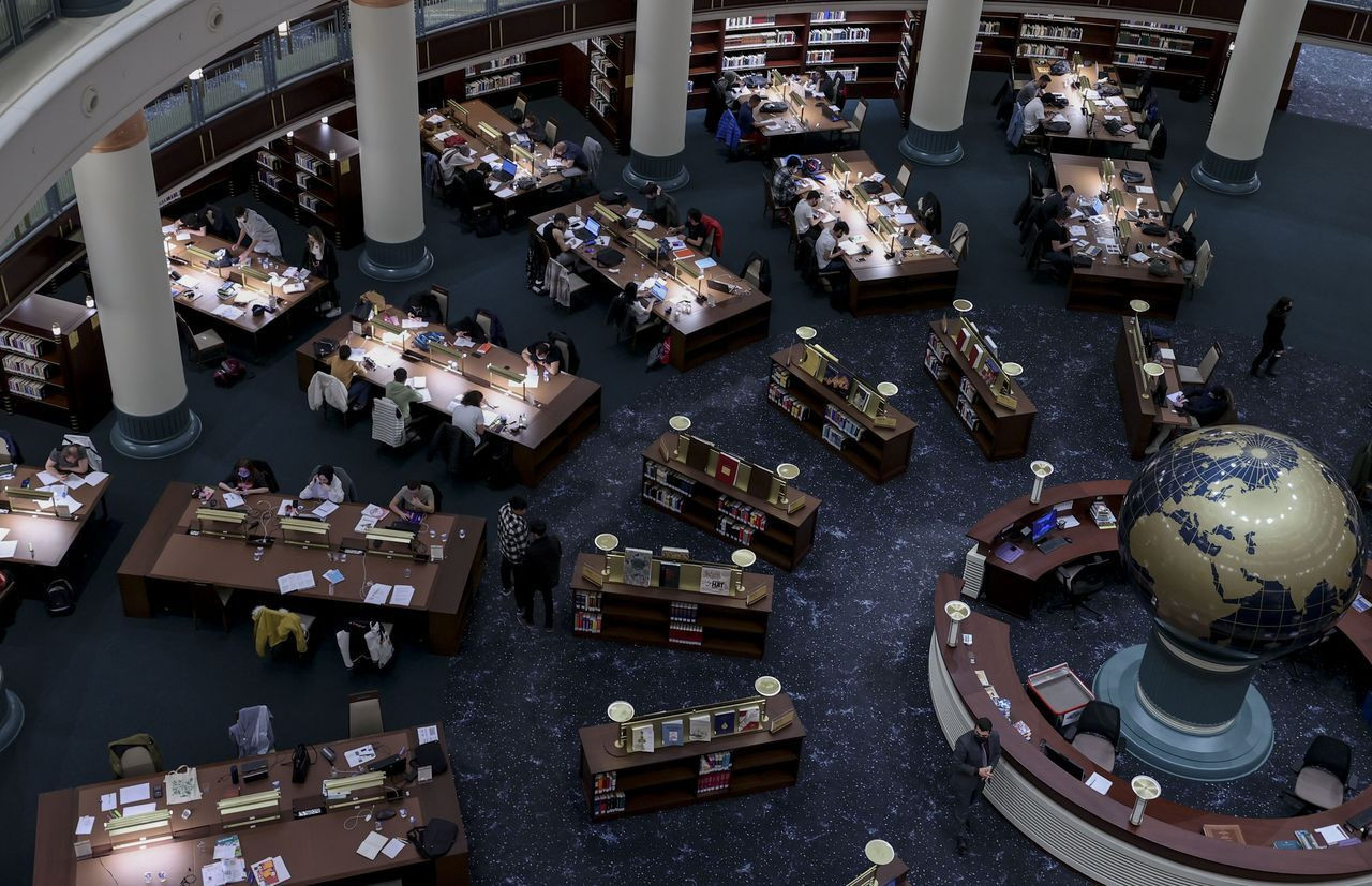 Cumhurbaşkanlığı Millet Kütüphanesi sahurda da öğrencilerin akınına uğruyor - Sayfa 19