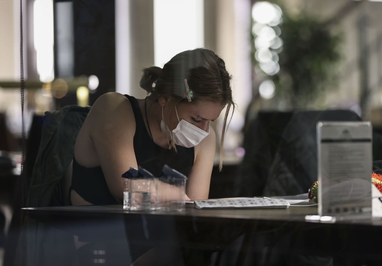 Cumhurbaşkanlığı Millet Kütüphanesi sahurda da öğrencilerin akınına uğruyor - Sayfa 27