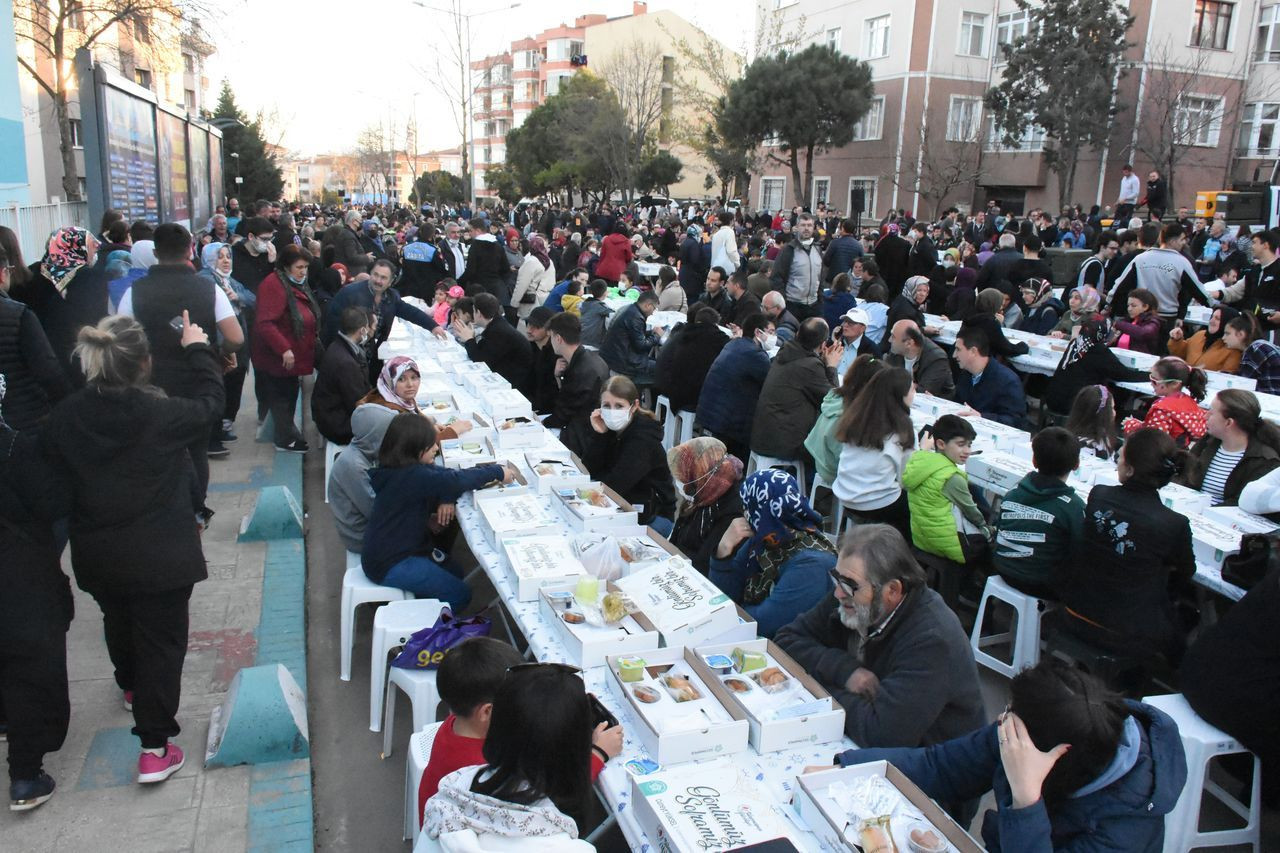 Tekirdağ'da 5 bin kişi aynı iftar sofrasında buluştu - Sayfa 8