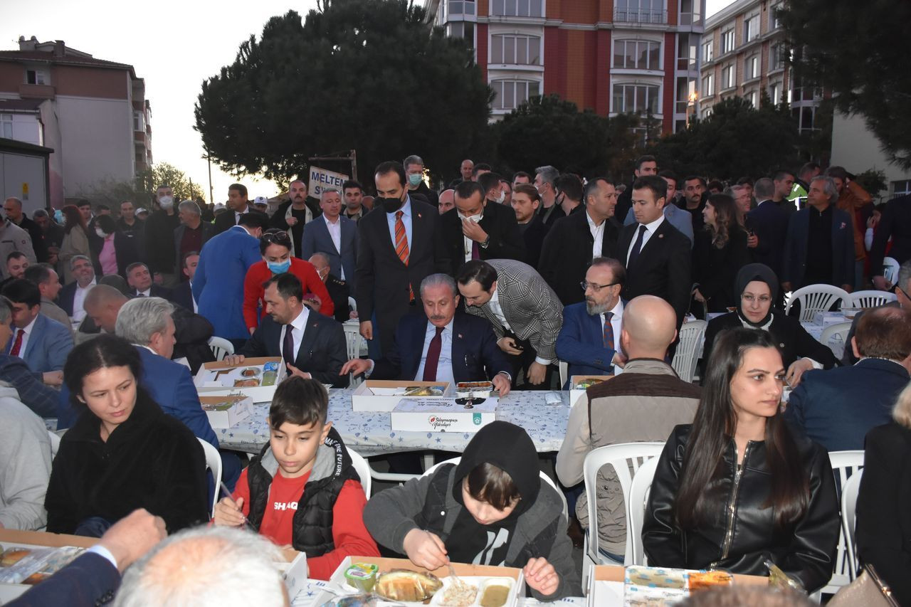 Tekirdağ'da 5 bin kişi aynı iftar sofrasında buluştu - Sayfa 12