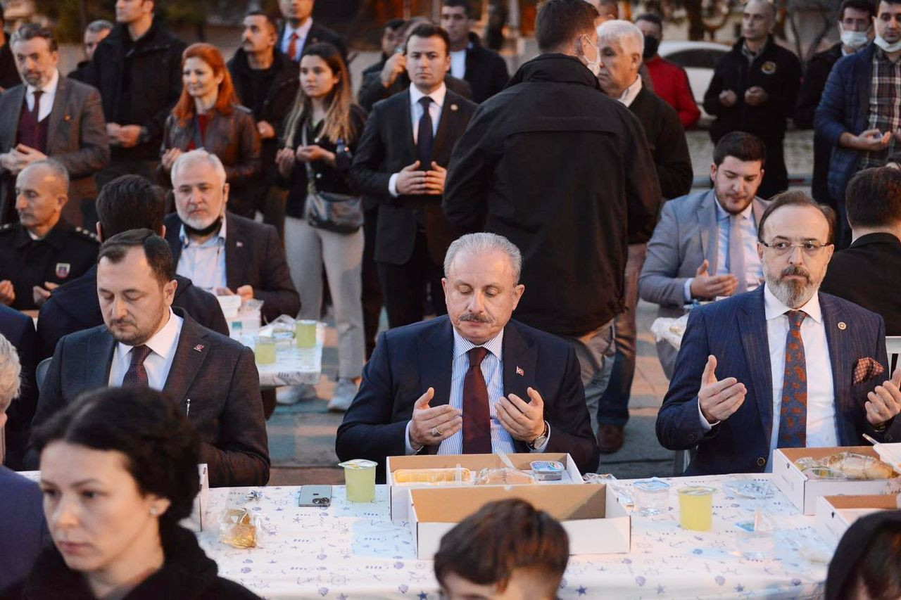 Tekirdağ'da 5 bin kişi aynı iftar sofrasında buluştu - Sayfa 19