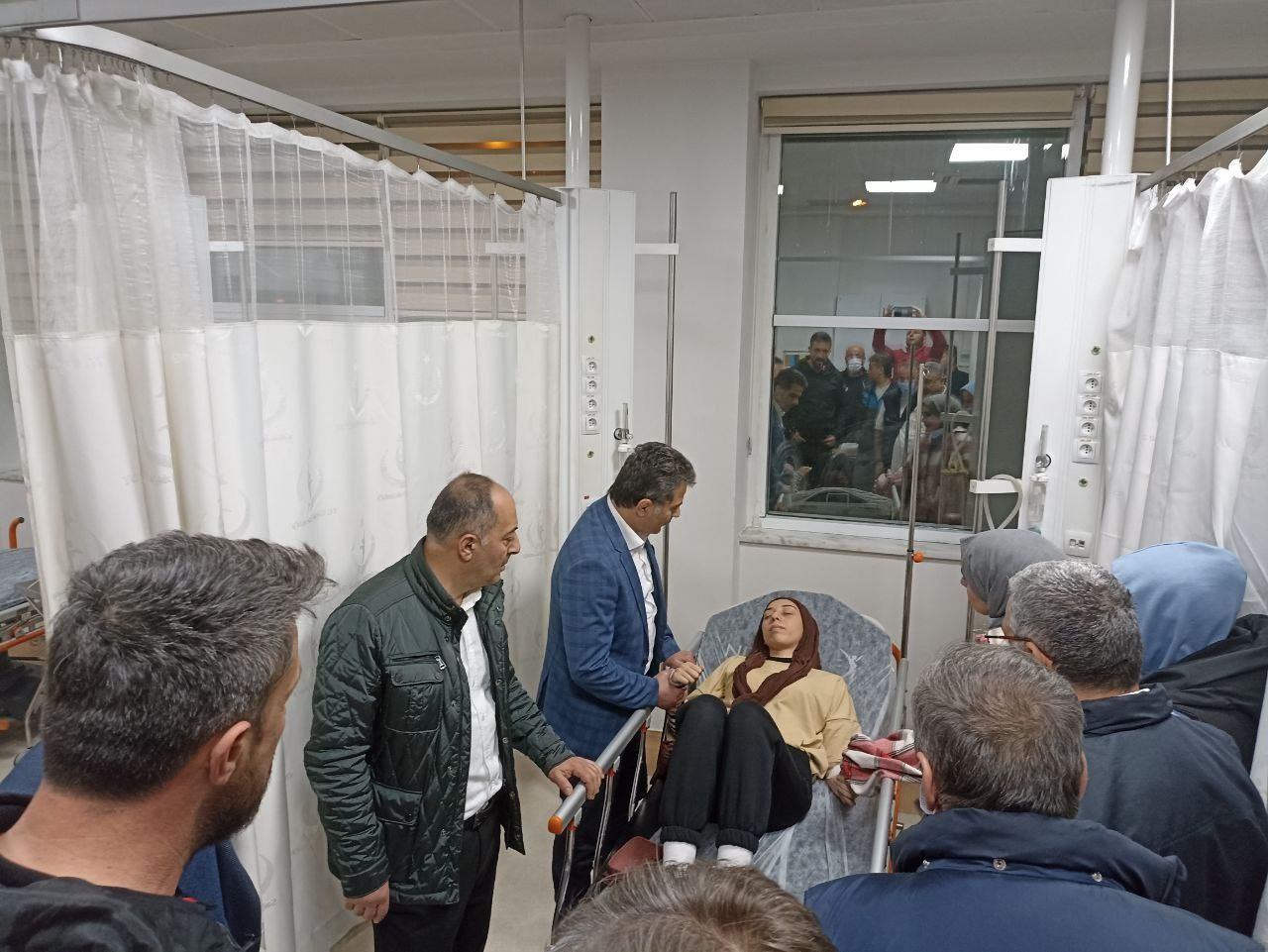 Artvin’de şiddetli rüzgar çatıları uçurdu! - Sayfa 11