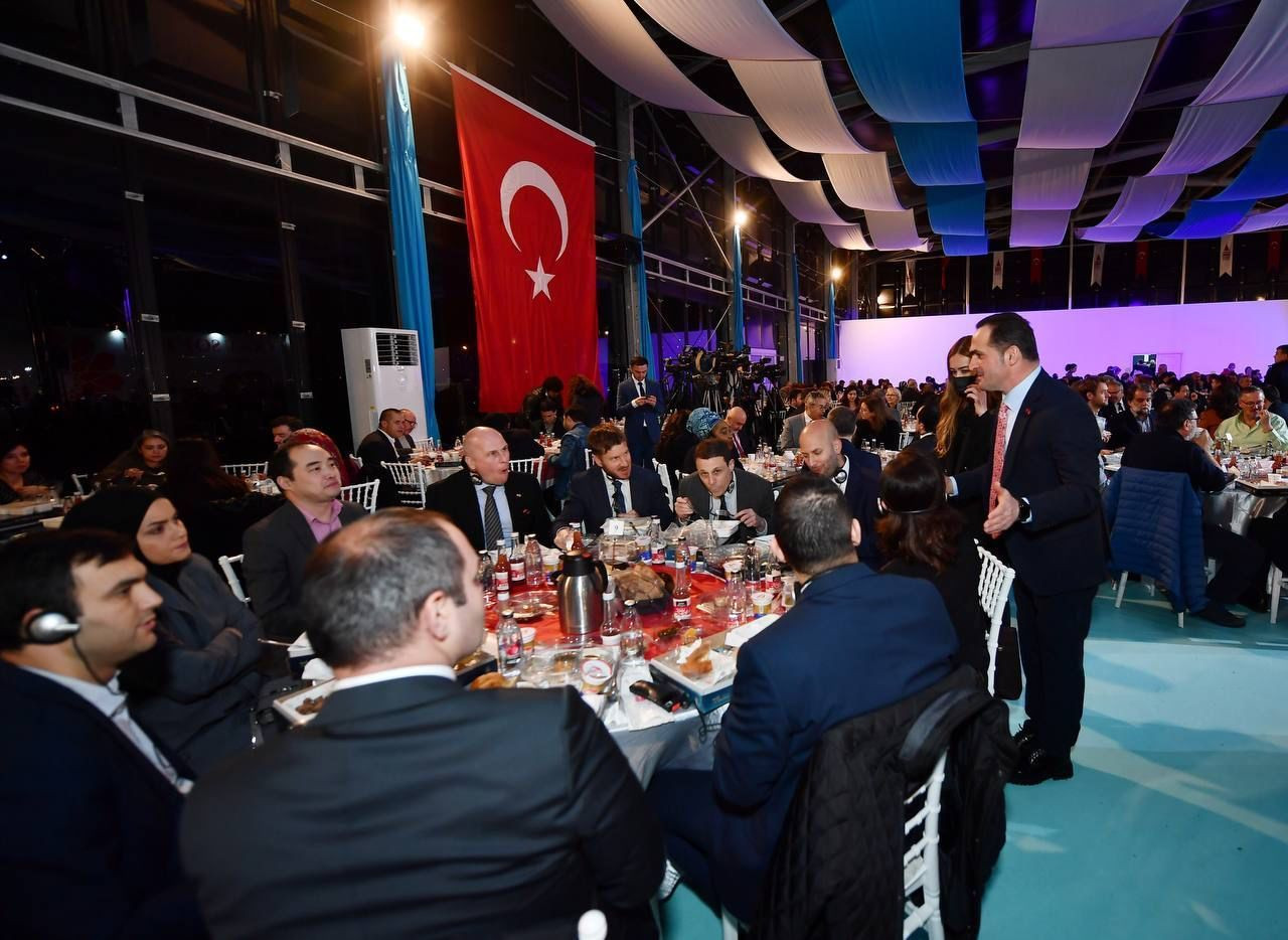 TBMM Başkanı Şentop 'Beyoğlu Sofrası'na katıldı: Oruç bir cennet tebessümüdür - Sayfa 10