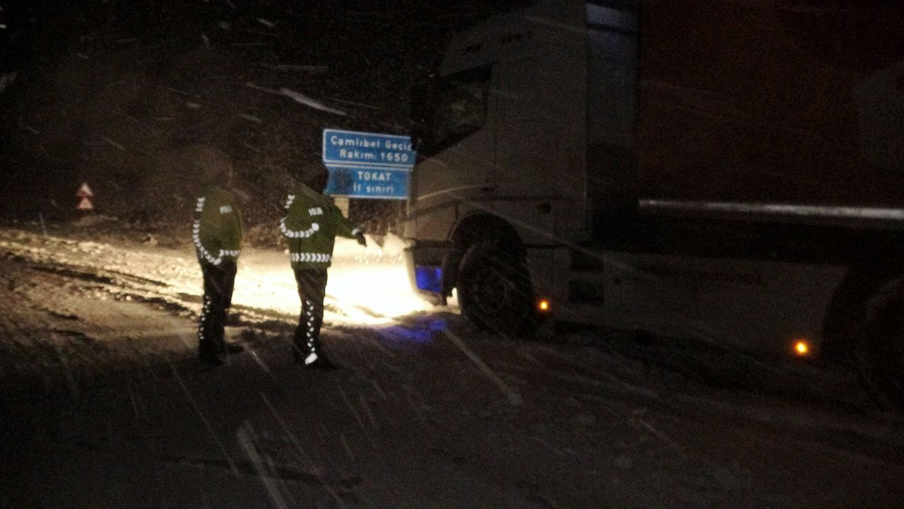 Nisan ayında birçok il kar yağışına teslim oldu - Sayfa 12