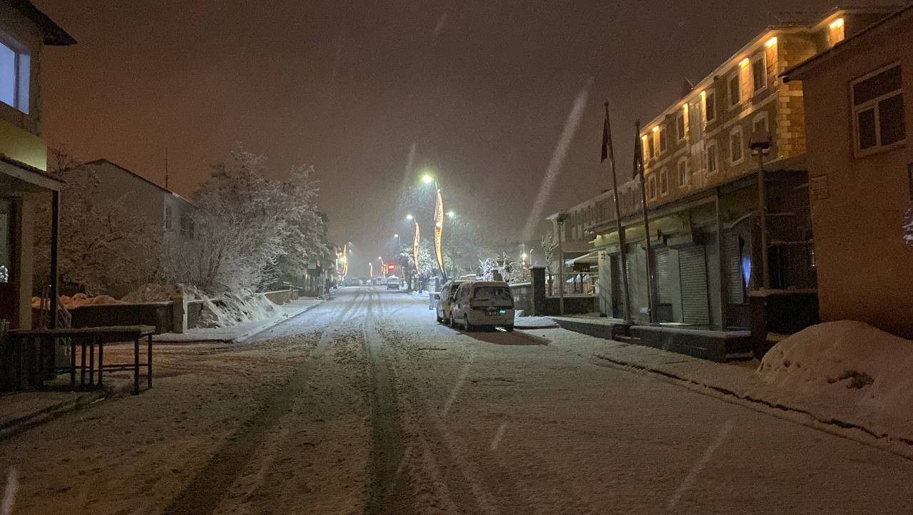 Nisan ayında birçok il kar yağışına teslim oldu - Sayfa 16