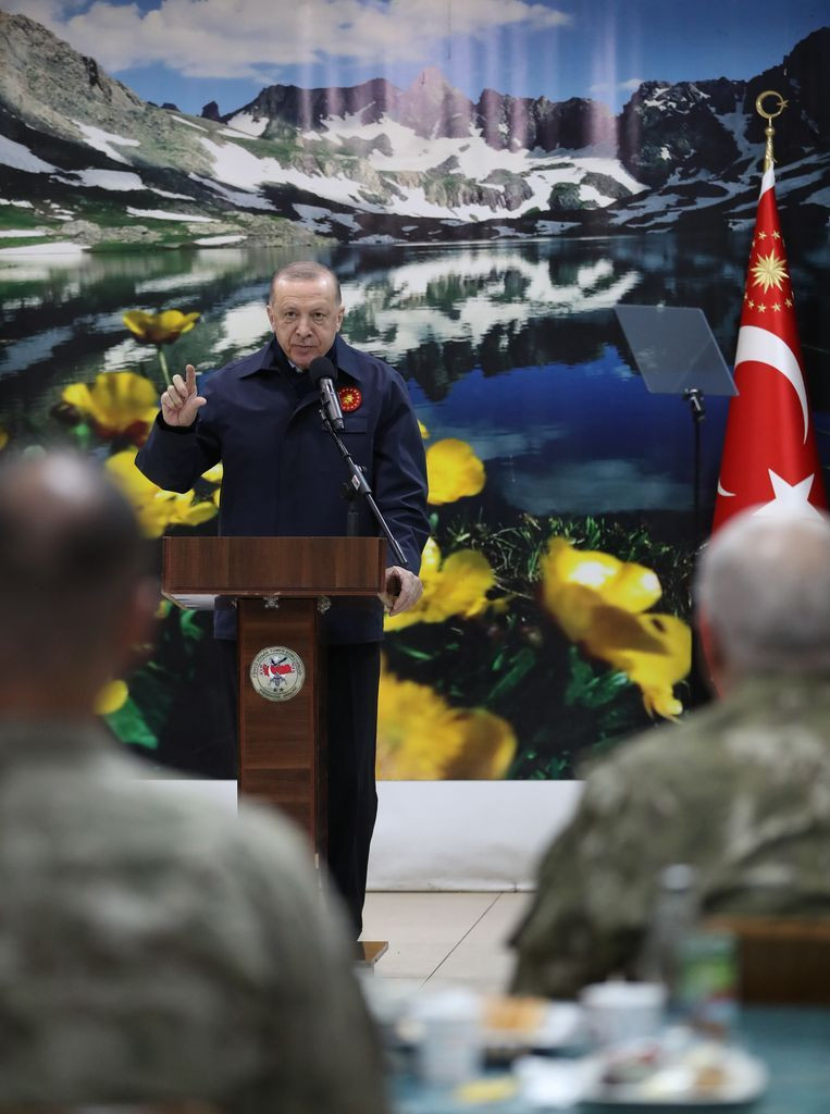 Cumhurbaşkanı Erdoğan sınırda askerlerle iftar yaptı - Sayfa 11