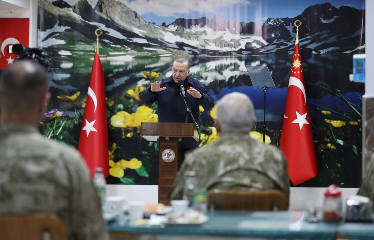 Cumhurbaşkanı Erdoğan sınırda askerlerle iftar yaptı - Sayfa 12