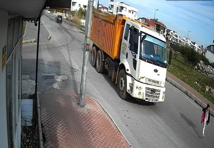 Sokak köpekleri yüzünden ölüme koşmuştu: Mahra'nın mezarı başında en acı doğum günü... - Sayfa 9