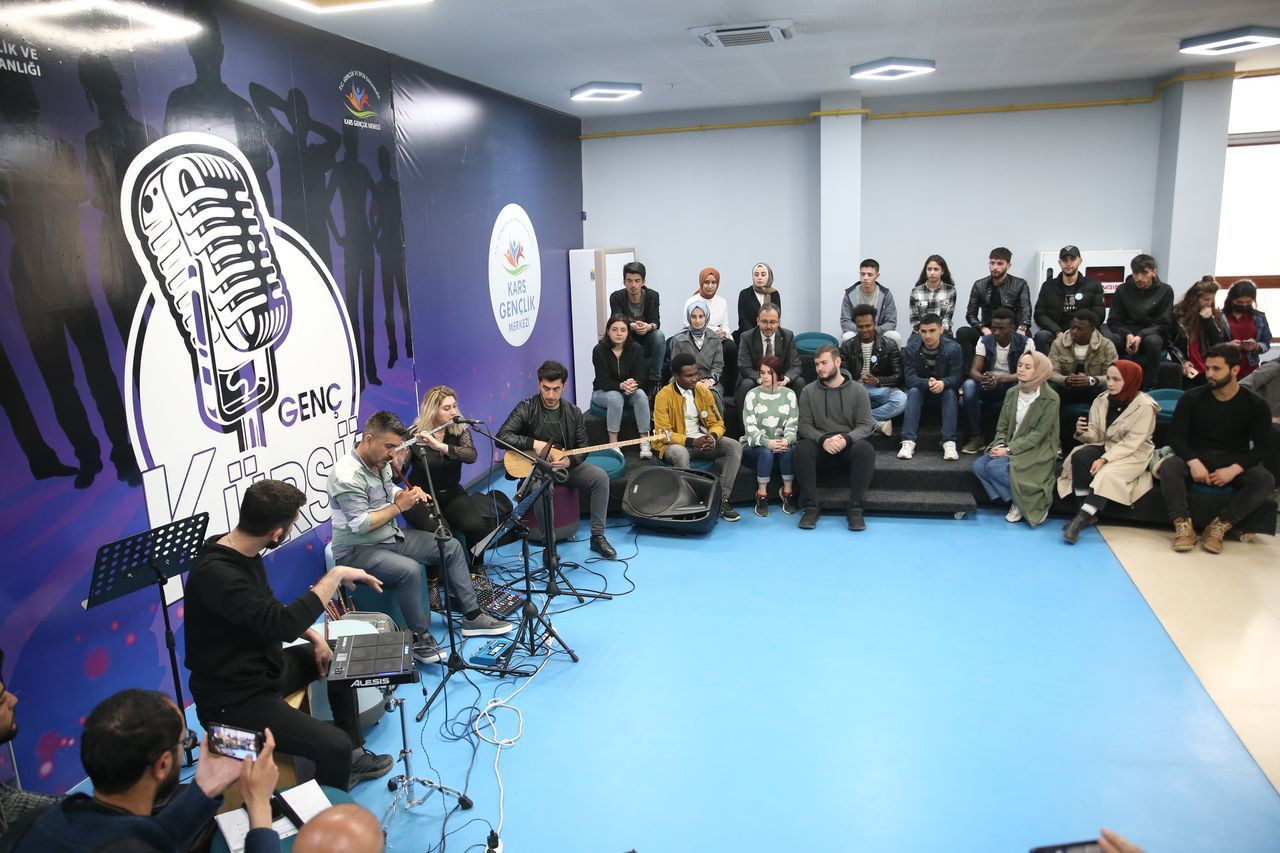 Bakan Kasapoğlu, Kars'ta öğrencilerle iftar yaptı - Sayfa 7