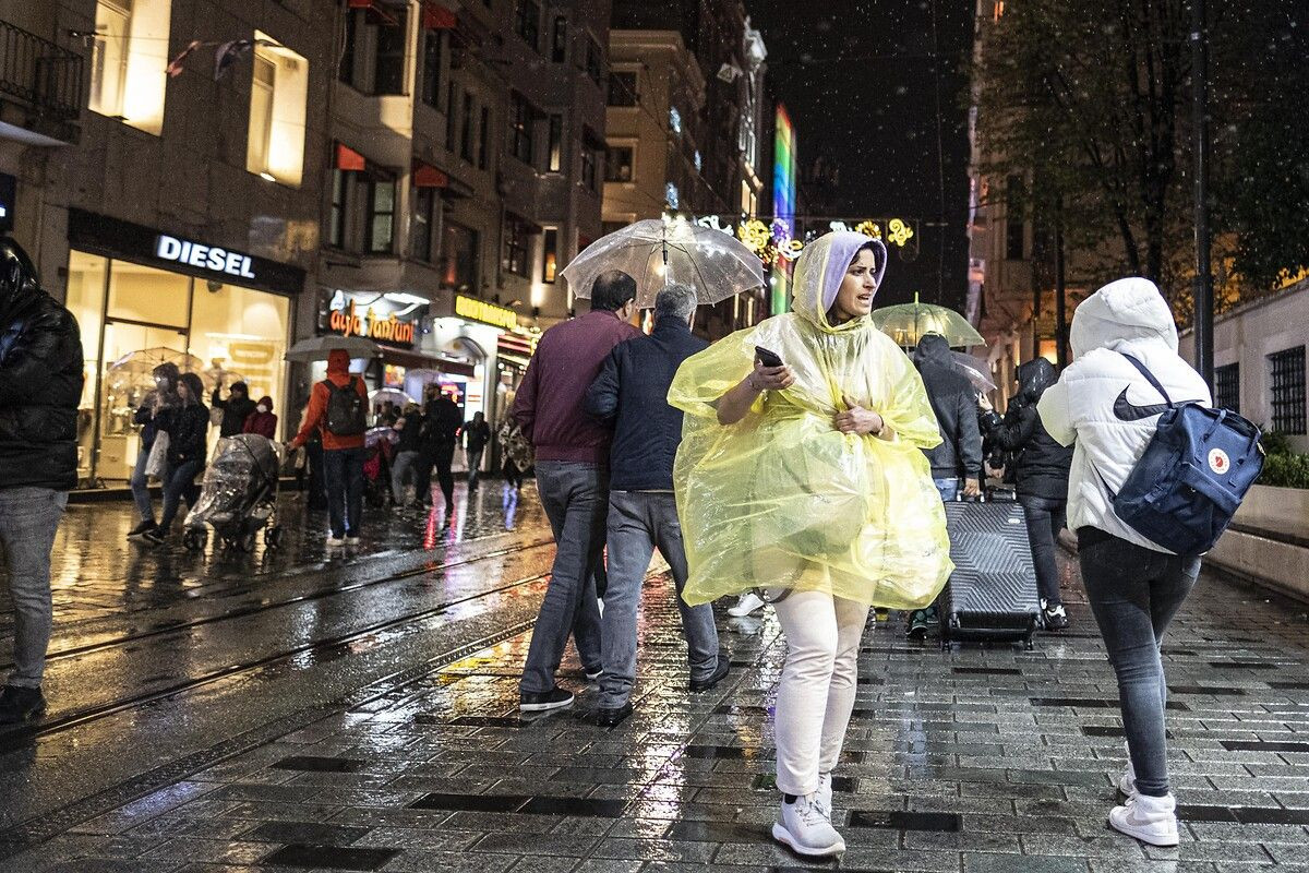 Afrika'dan çöl tozları geliyor: Pencereleri açmayın! Çamur yağacak... - Sayfa 14