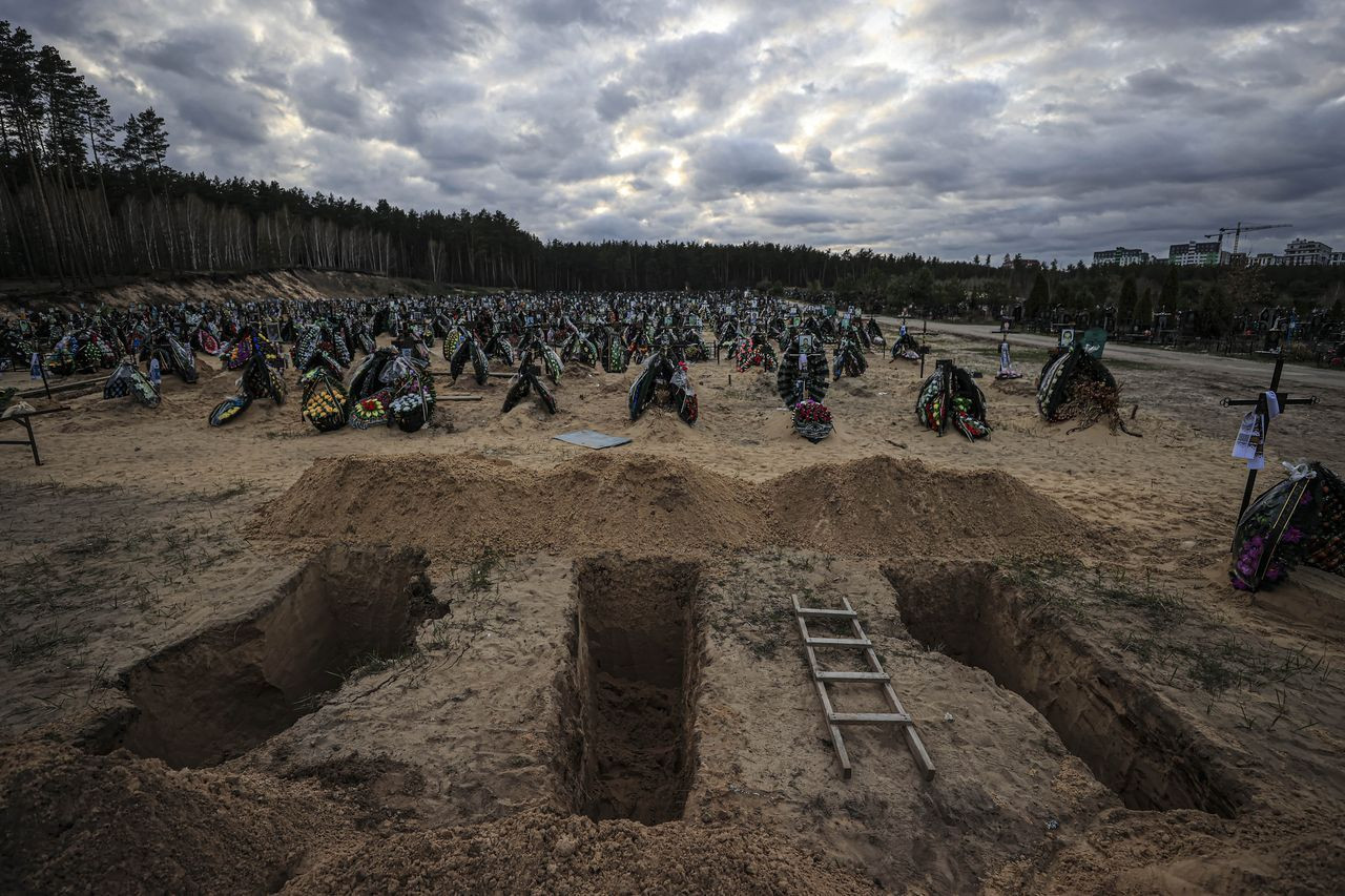 Bucha'da acı manzara! Ölen siviller için yeni mezar alanları açılıyor - Sayfa 10