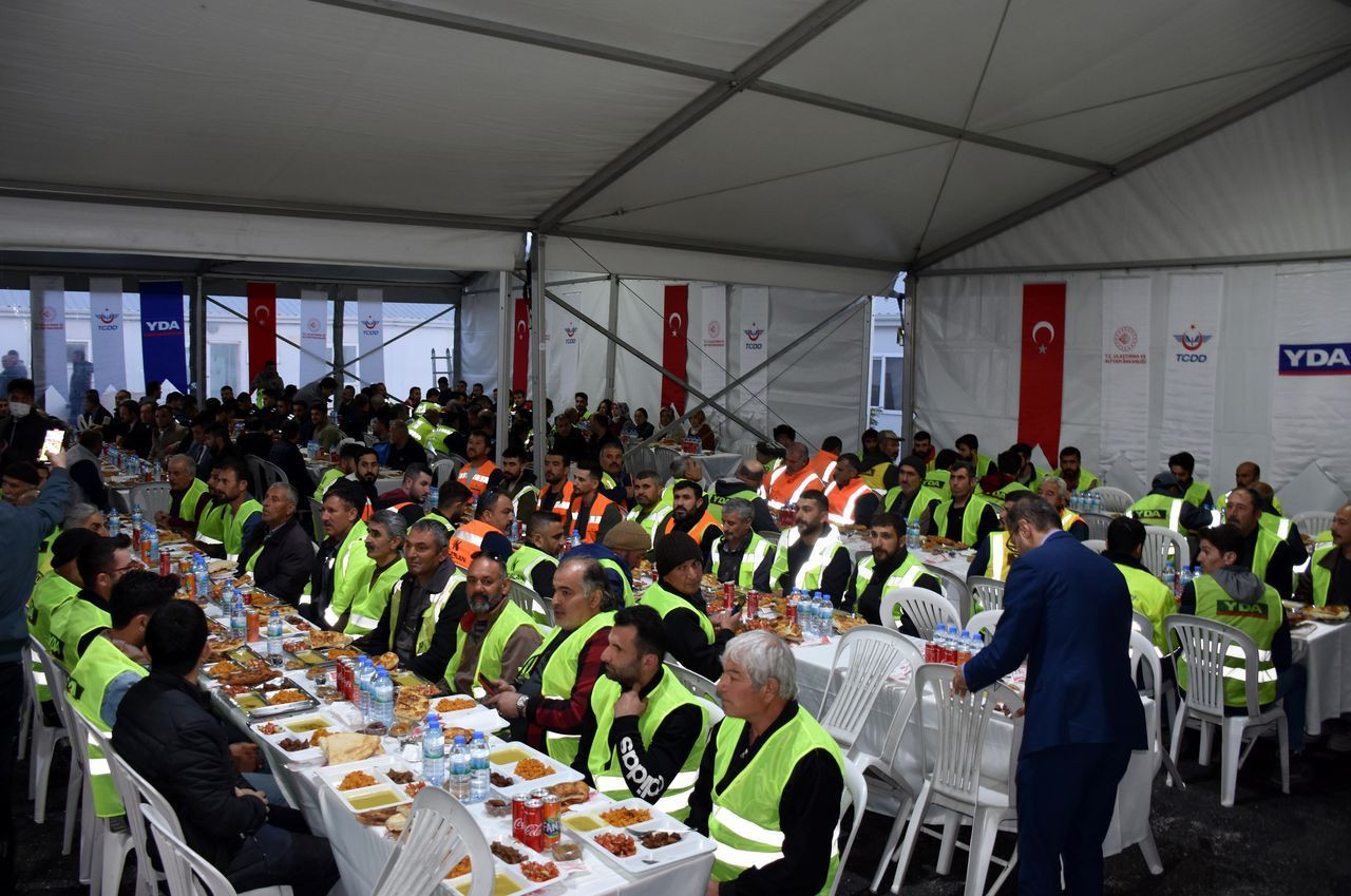 Bakan Karaismailoğlu: Demiryolu ağımızı 2053'de 28 bin 590 kilometreye hedefledik - Sayfa 8