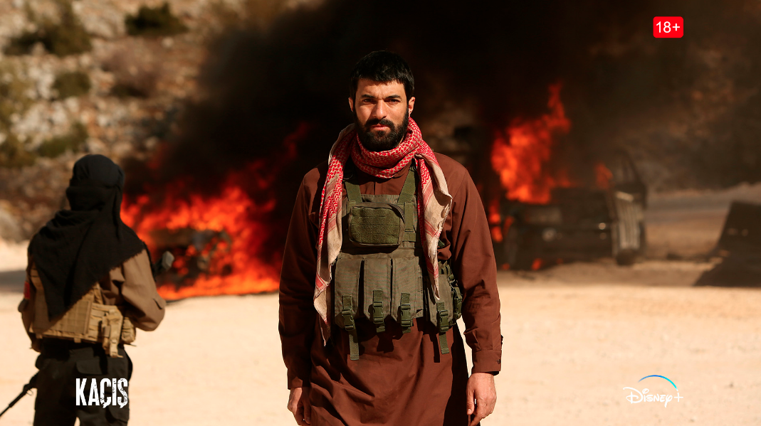 Disney Plus, Engin Akyürek'in başrolünde olduğu ilk Türk içeriği 'Kaçış'tan görüntüler paylaştı - Sayfa 7