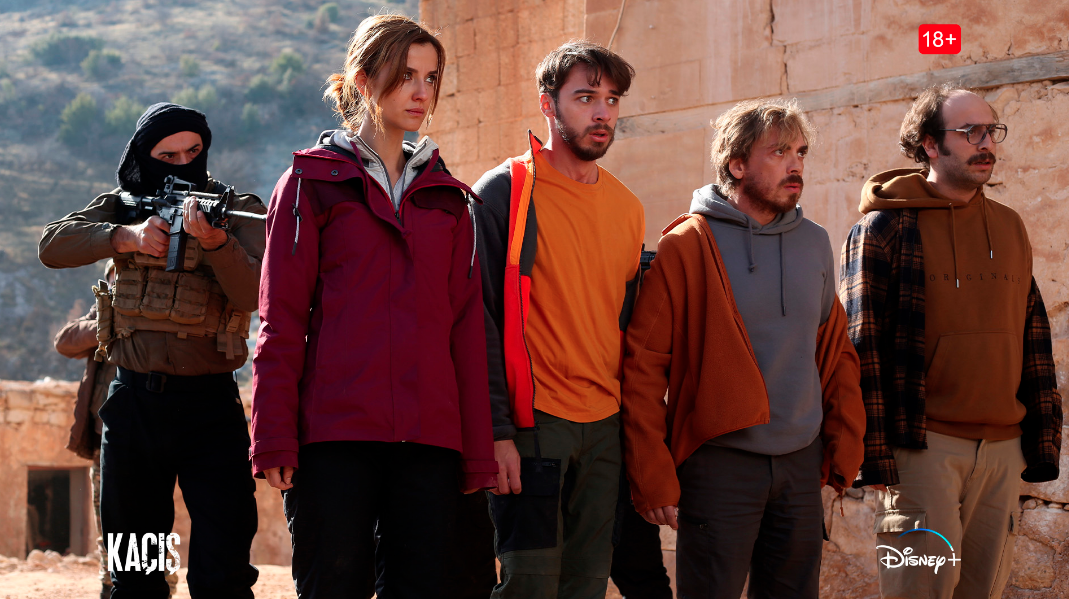 Disney Plus, Engin Akyürek'in başrolünde olduğu ilk Türk içeriği 'Kaçış'tan görüntüler paylaştı - Sayfa 8