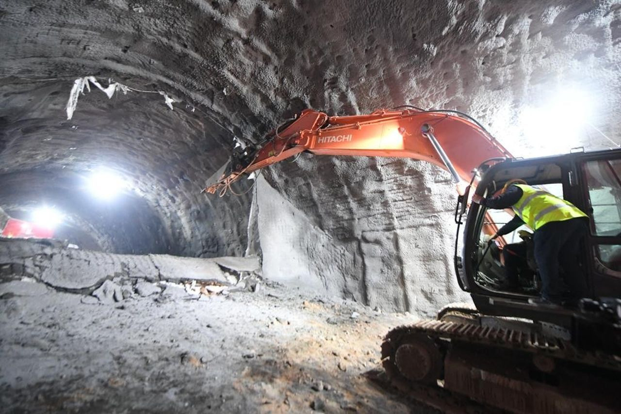 Bakan Karaismailoğlu, Aşık Şenlik Tüneli'ne son darbeyi vurdu - Sayfa 5