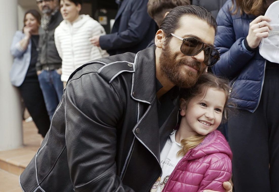 Can Yaman'dan alkış toplayan hareket... İtalya'da çocuklar için yardım derneği kurdu - Sayfa 17