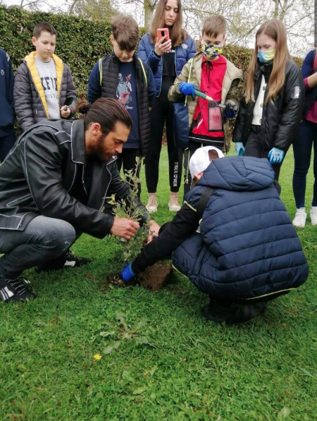 Can Yaman'dan alkış toplayan hareket... İtalya'da çocuklar için yardım derneği kurdu - Sayfa 11