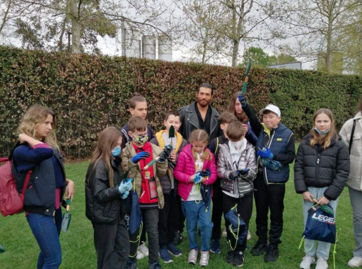 Can Yaman'dan alkış toplayan hareket... İtalya'da çocuklar için yardım derneği kurdu - Sayfa 12