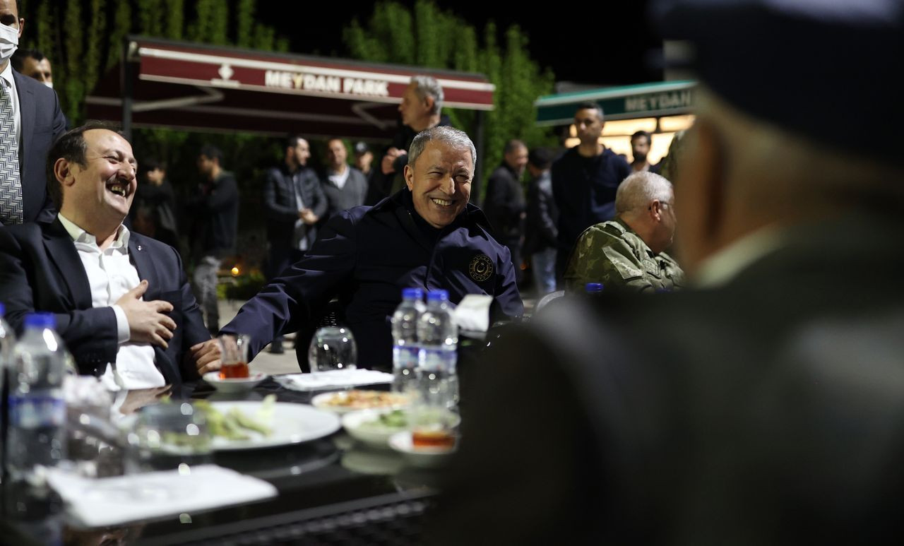 Bakan Akar ve kuvvet komutanları Irak sınırının sıfır noktasında - Sayfa 10