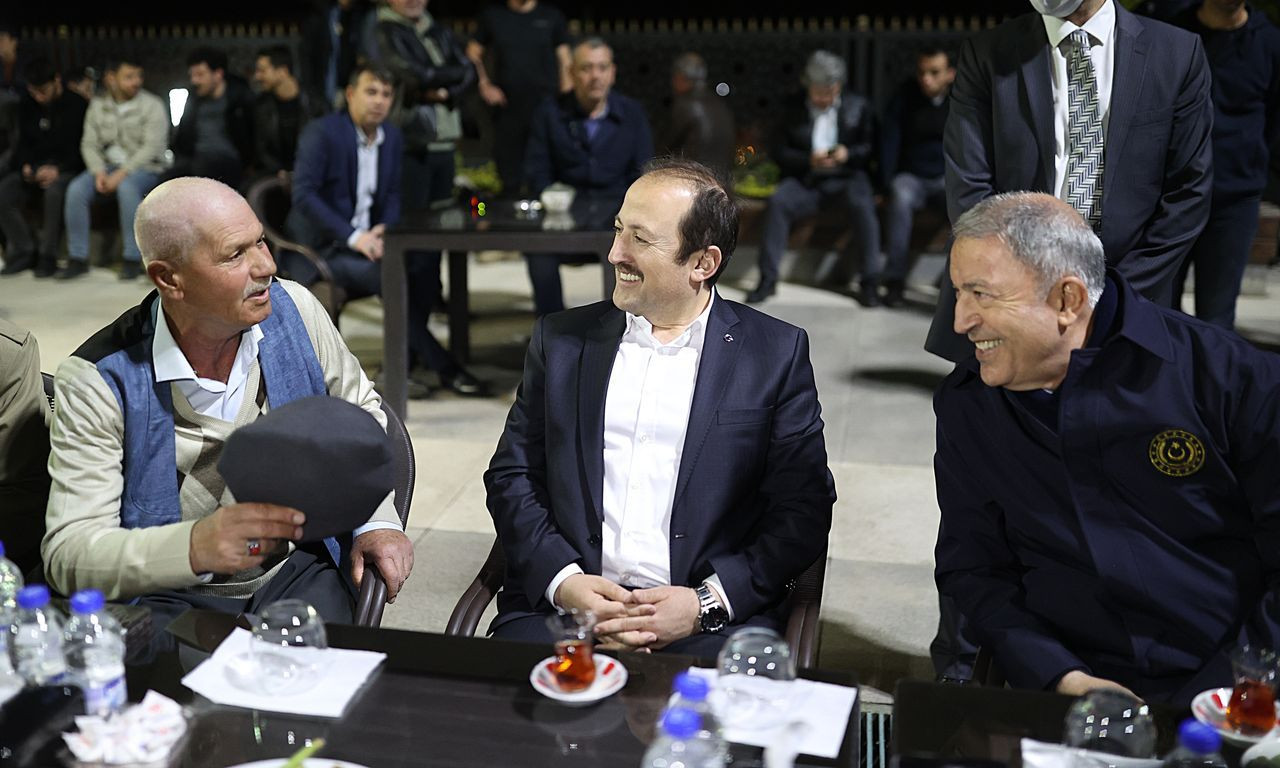 Bakan Akar ve kuvvet komutanları Irak sınırının sıfır noktasında - Sayfa 11