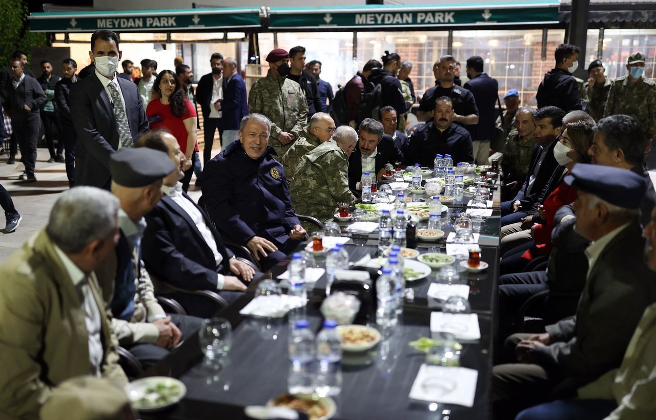 Bakan Akar ve kuvvet komutanları Irak sınırının sıfır noktasında - Sayfa 12