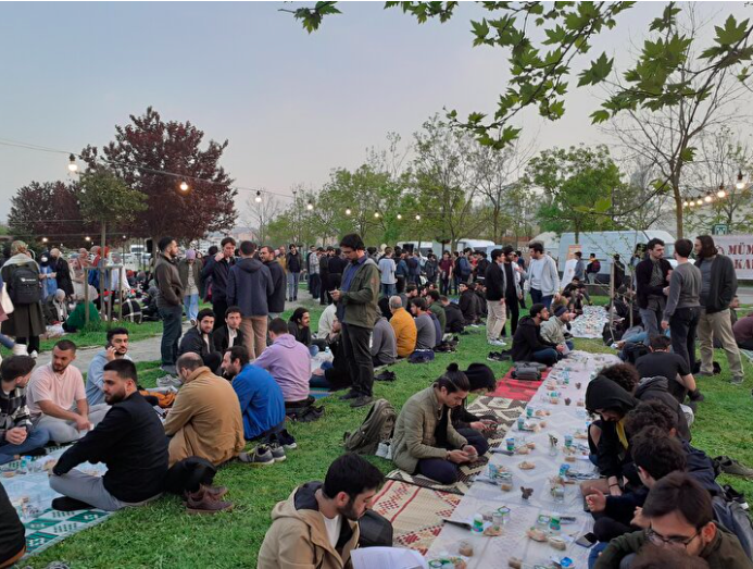 İTÜ'de öğrenciler iftarda bir araya geldi - Sayfa 6