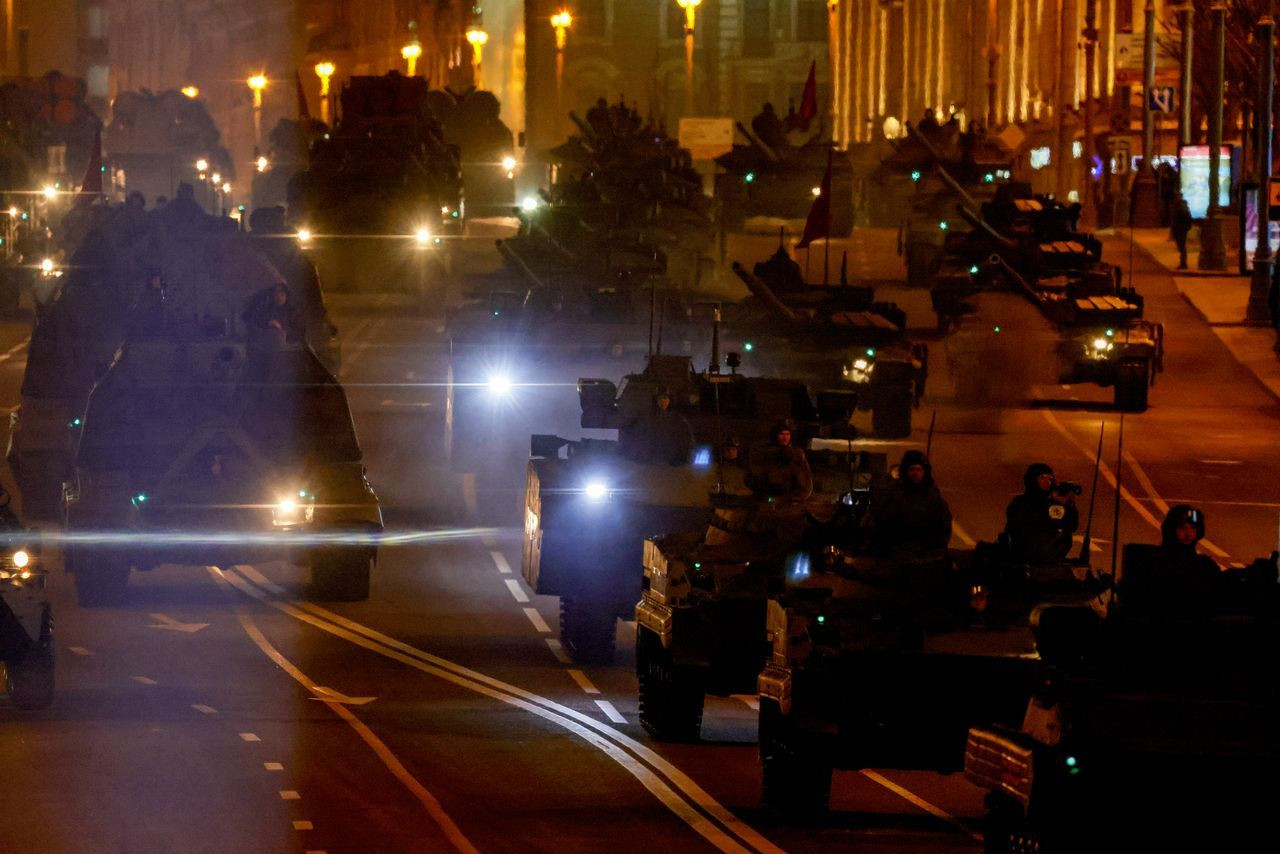 Rusya'dan gövde gösterisi provası! Rus askeri araçları, Tarihi Kızıl Meydan’da - Sayfa 10