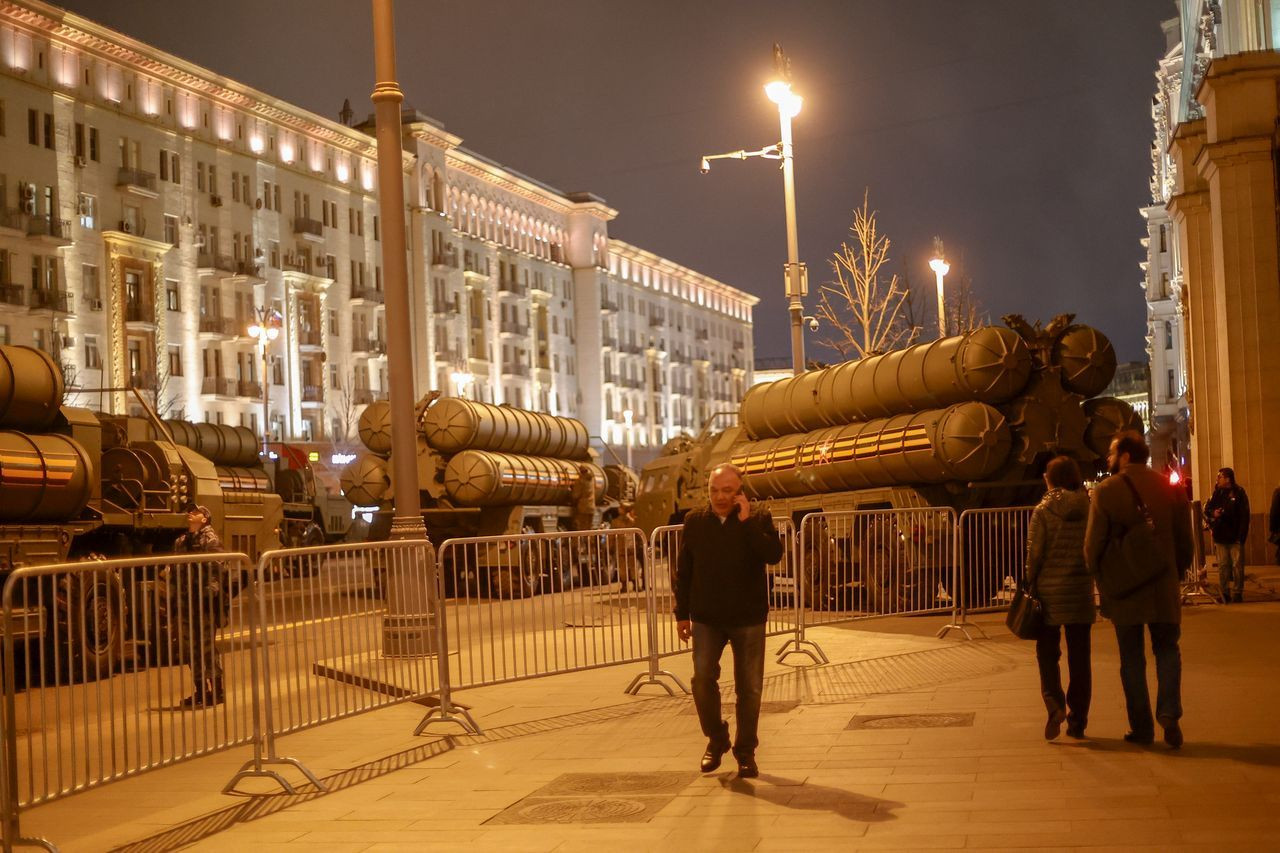 Rusya'dan gövde gösterisi provası! Rus askeri araçları, Tarihi Kızıl Meydan’da - Sayfa 14