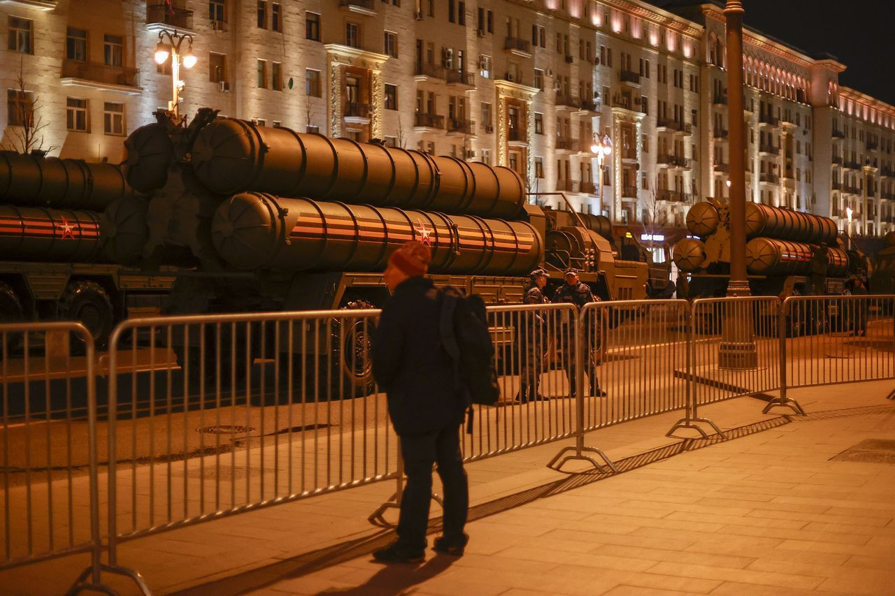 Rusya'dan gövde gösterisi provası! Rus askeri araçları, Tarihi Kızıl Meydan’da - Sayfa 15