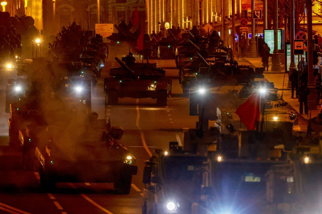 Rusya'dan gövde gösterisi provası! Rus askeri araçları, Tarihi Kızıl Meydan’da - Sayfa 21