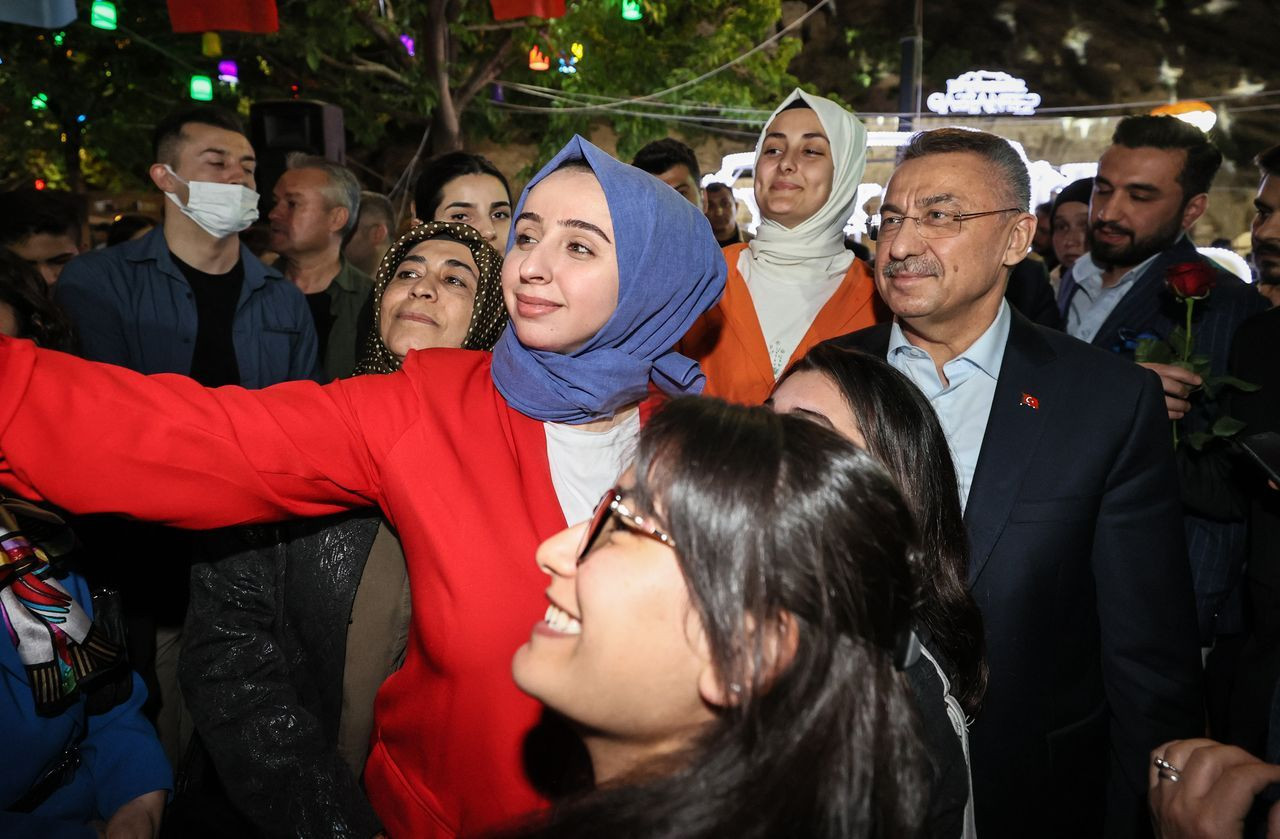 Cumhurbaşkanı Yardımcısı Oktay: Milli silahları geliştirmeseydik, bugün rahat olamazdık - Sayfa 8