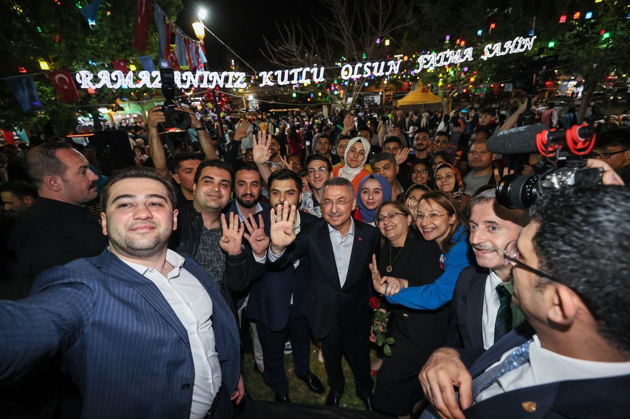 Cumhurbaşkanı Yardımcısı Oktay: Milli silahları geliştirmeseydik, bugün rahat olamazdık - Sayfa 10