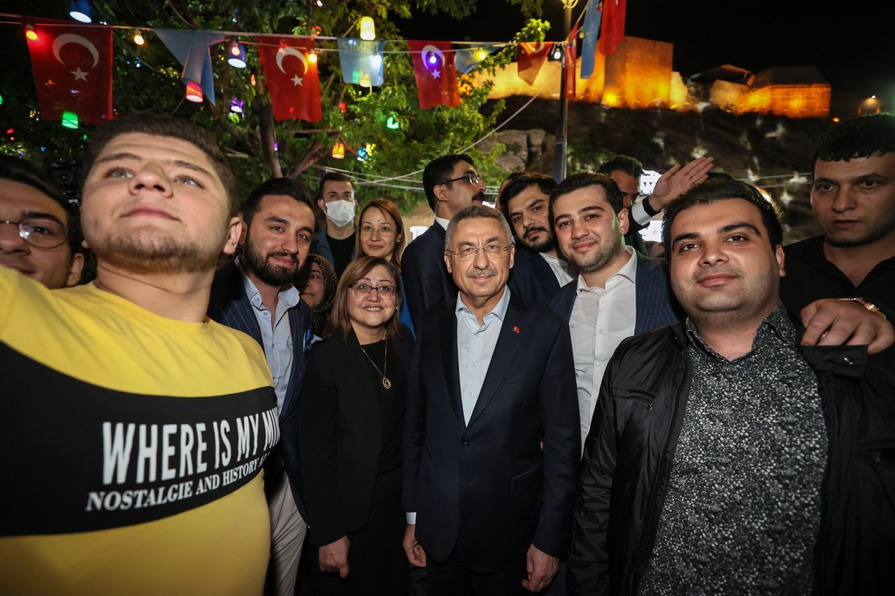 Cumhurbaşkanı Yardımcısı Oktay: Milli silahları geliştirmeseydik, bugün rahat olamazdık - Sayfa 11