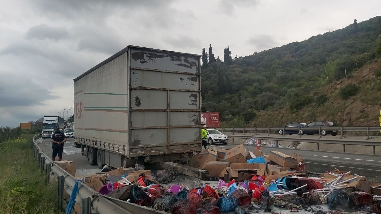 TIR, TEM’de alev alev yandı! Anadolu Otoyolu kilitlendi - Sayfa 7