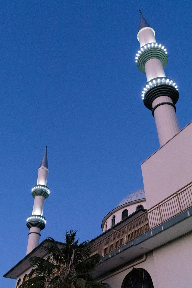 Avustralya'nın Sidney kentindeki Müslümanlar bayram namazı için camiye akın etti - Sayfa 14