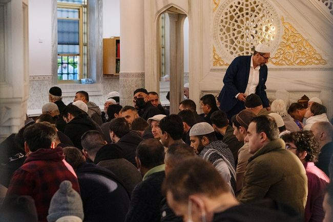 Avustralya'nın Sidney kentindeki Müslümanlar bayram namazı için camiye akın etti - Sayfa 13