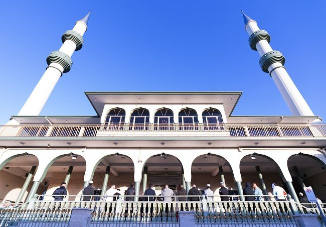 Avustralya'nın Sidney kentindeki Müslümanlar bayram namazı için camiye akın etti - Sayfa 12