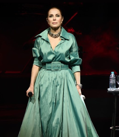 Açıkhava'da konser veren Zuhal Olcay güzelliğiyle göz kamaştırdı - Sayfa 9