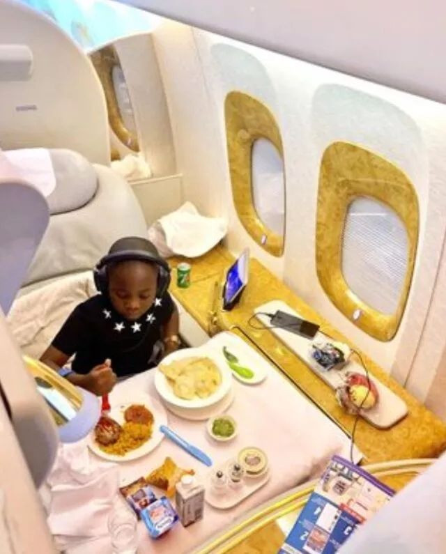 Dünyanın en küçük milyarderi: Mompha Junior'ın babasının 10. yaş günü hediyesi dudak uçuklattı! - Sayfa 5