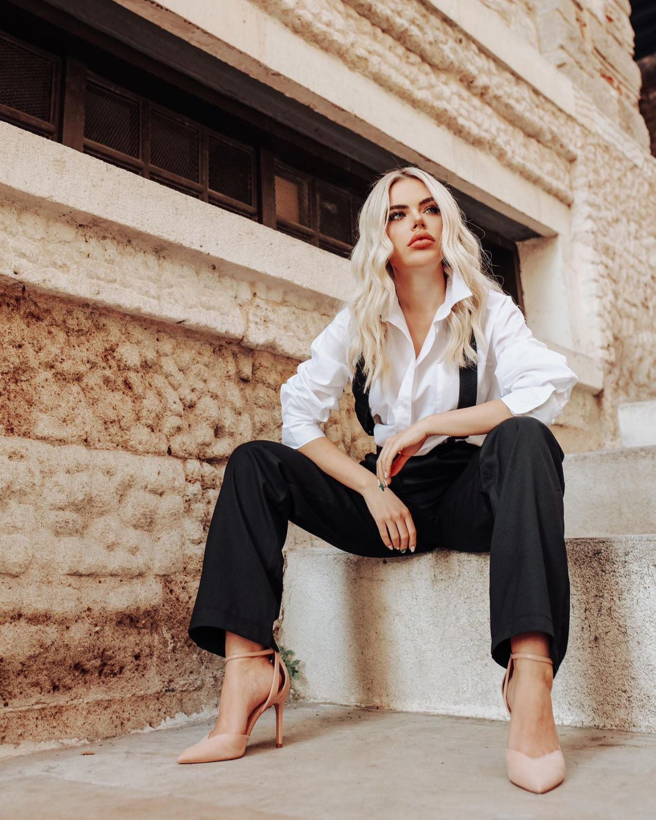 27 yaşındaki fenomen doktor Berika Demir estetiksiz haliyle görenleri hayrete düşürdü! - Sayfa 37