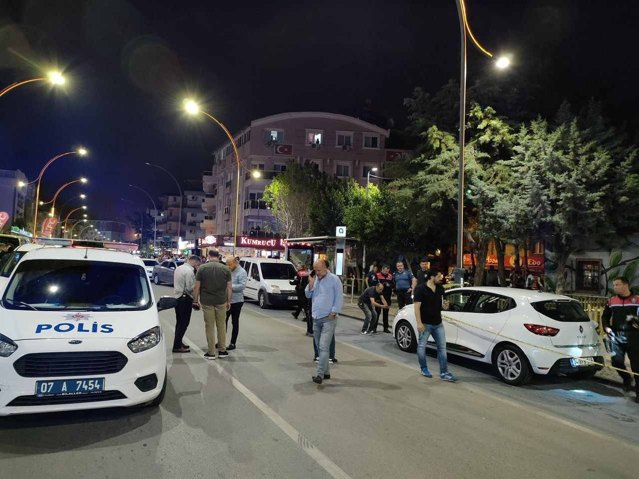 Dün barışmışlardı, bugün silahları çektiler! Antalya'da kanlı kavga kamerada - Sayfa 12