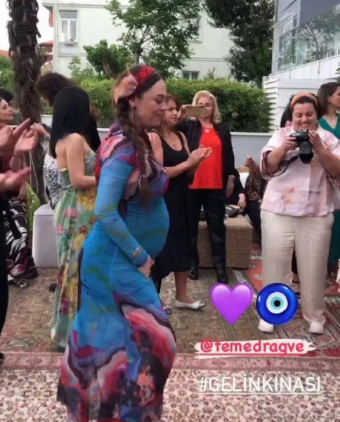 6 aylık hamile olan Demet Evgar kına gecesi düzenledi - Sayfa 11