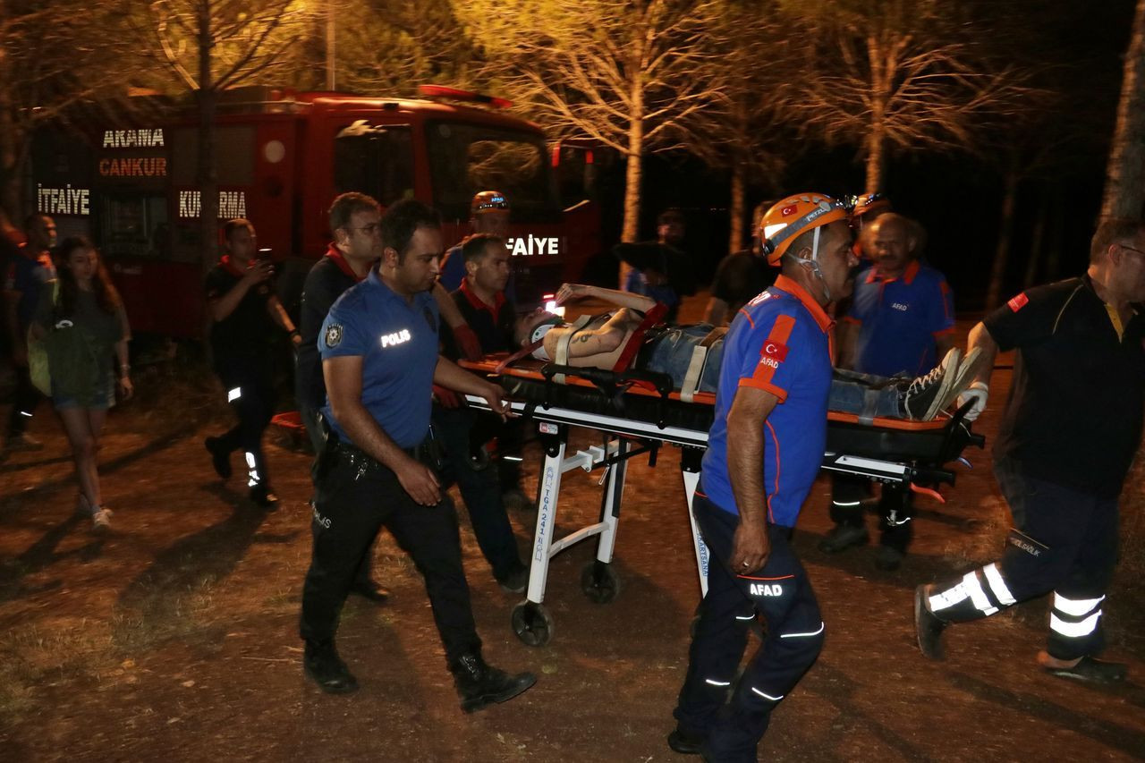 Cep telefonuyla konuşan öğrenci 50 metrelik uçurumdan düştü - Sayfa 6