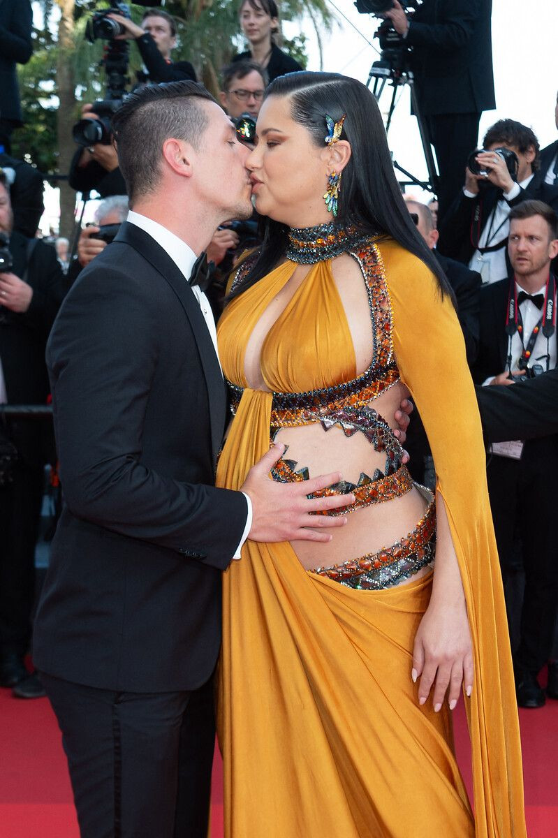 Cannes'a katılan Adriana Lima'nın hamile kıyafeti beğenilmedi - Sayfa 5