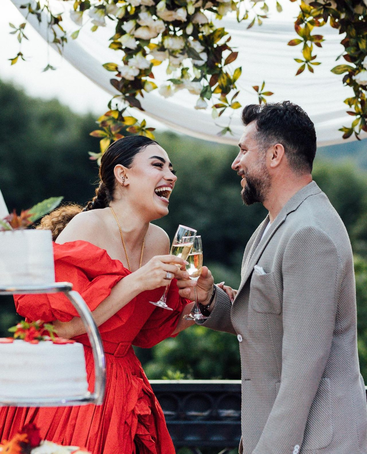 Dilan Çıtak, Levent Dörter ile nişan töreninden karelerini paylaştı - Sayfa 6